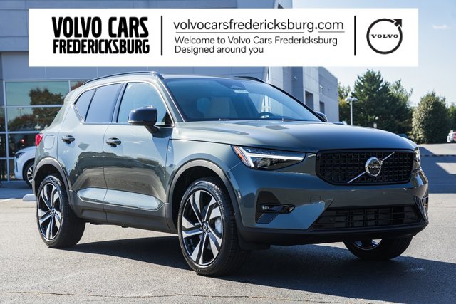 New 2026 Volvo XC40 B5 Ultra w/ Protection Package Premier