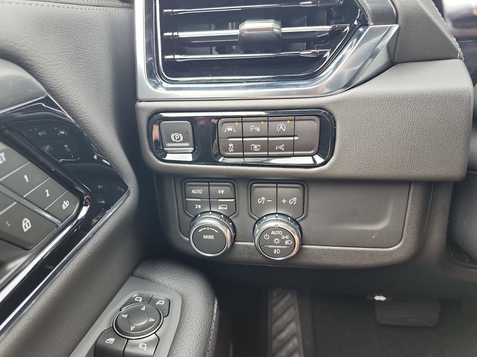 New 2026 GMC Yukon XL Denali w/ Sun & Power Step Package AWD/4WD image 18