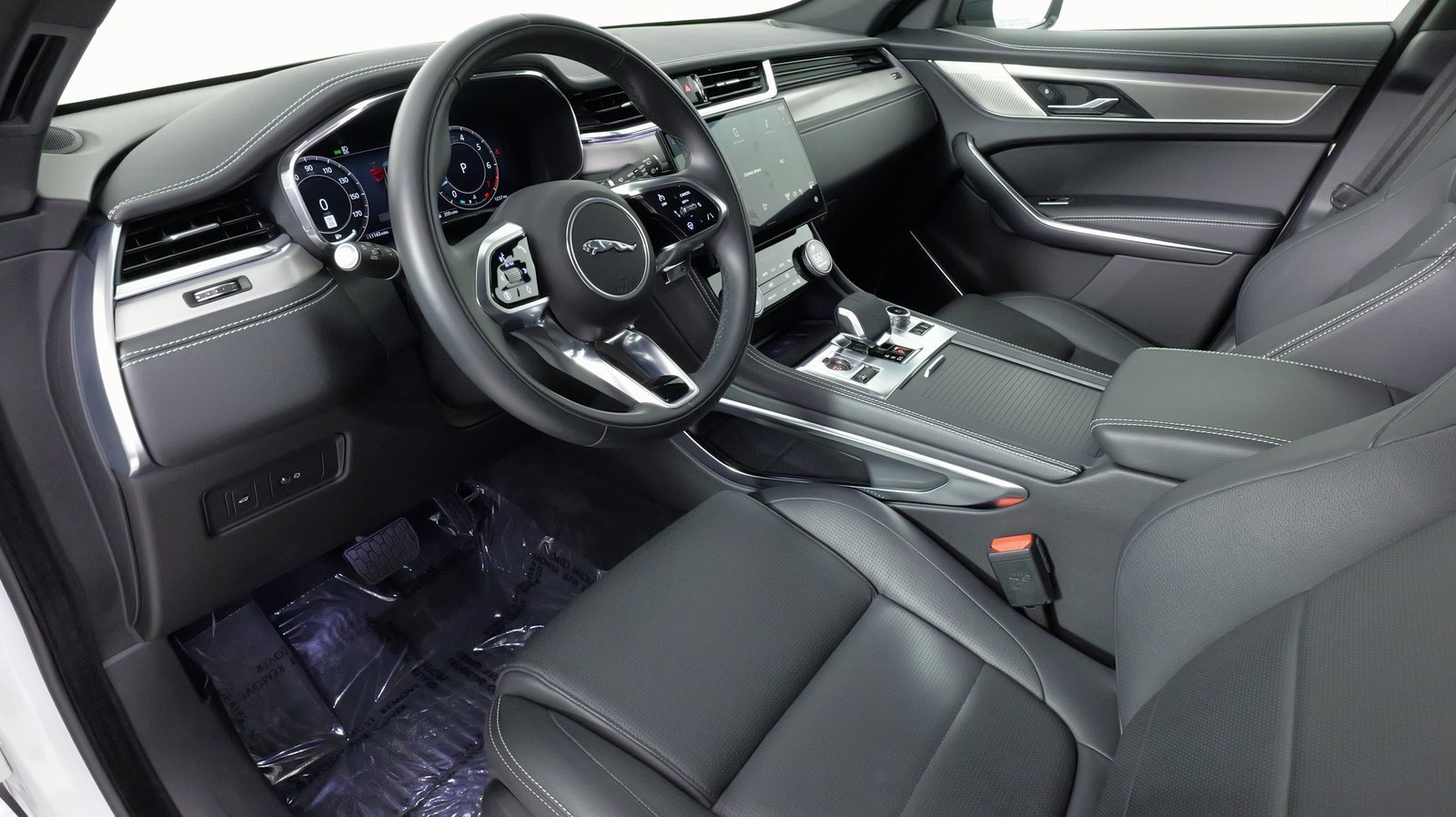 Used 2025 Jaguar F-PACE R-Dynamic S image 35