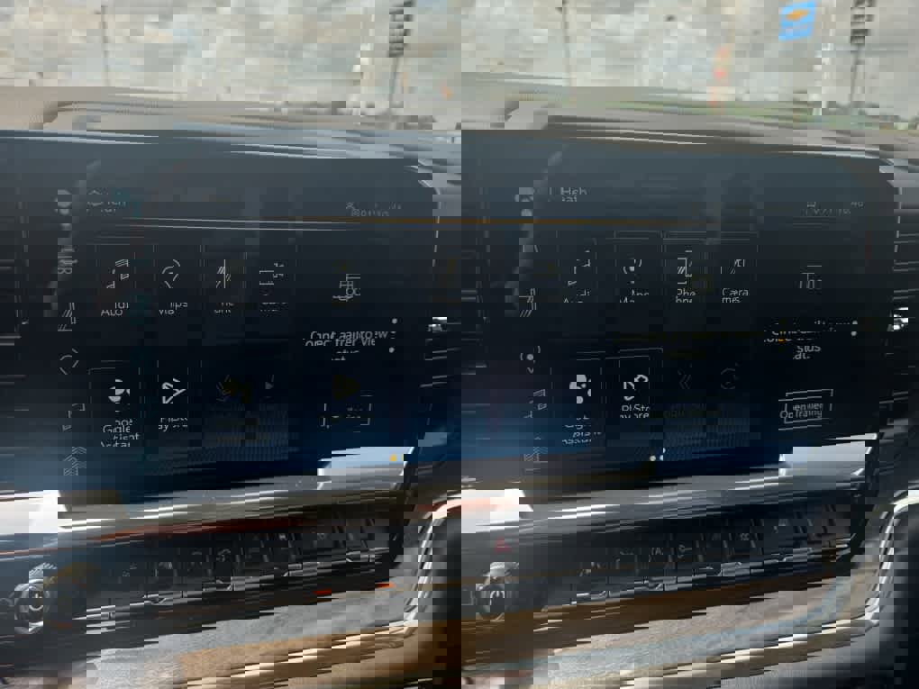 Used 2024 Chevrolet Silverado 1500 LTZ w/ LTZ Convenience Package II image 31