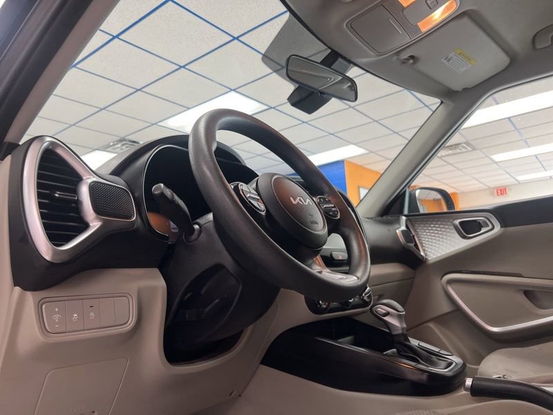 Certified 2023 Kia Soul LX FWD image 18