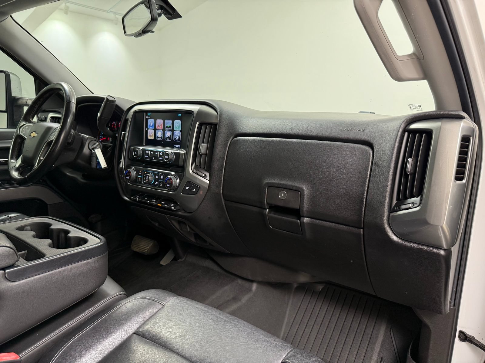 Used 2018 Chevrolet Silverado 1500 LT w/ All Star Edition AWD/4WD image 27