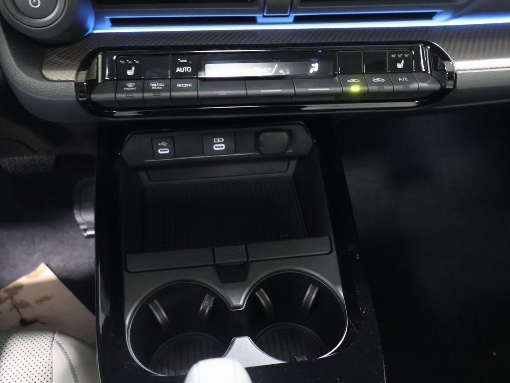 New 2026 Toyota Prius XLE image 30