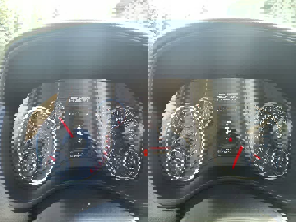 Used 2024 RAM 2500 Tradesman w/ Chrome Appearance Group image 15