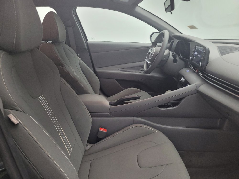 Used 2023 Hyundai Elantra SEL w/ Cargo Package FWD image 21