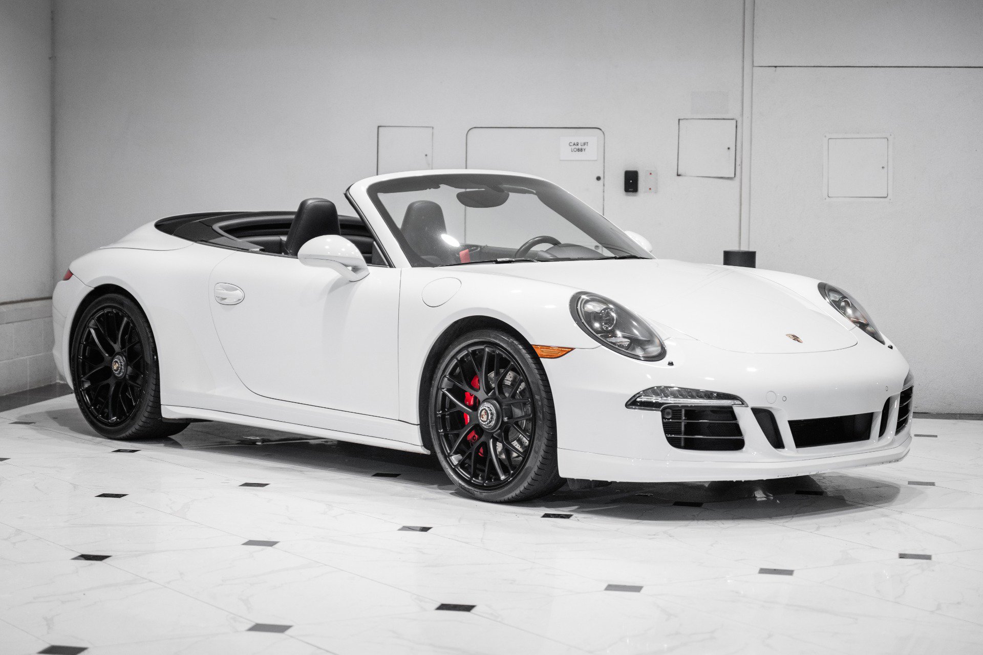 Used 2016 Porsche 911 Carrera GTS image 3