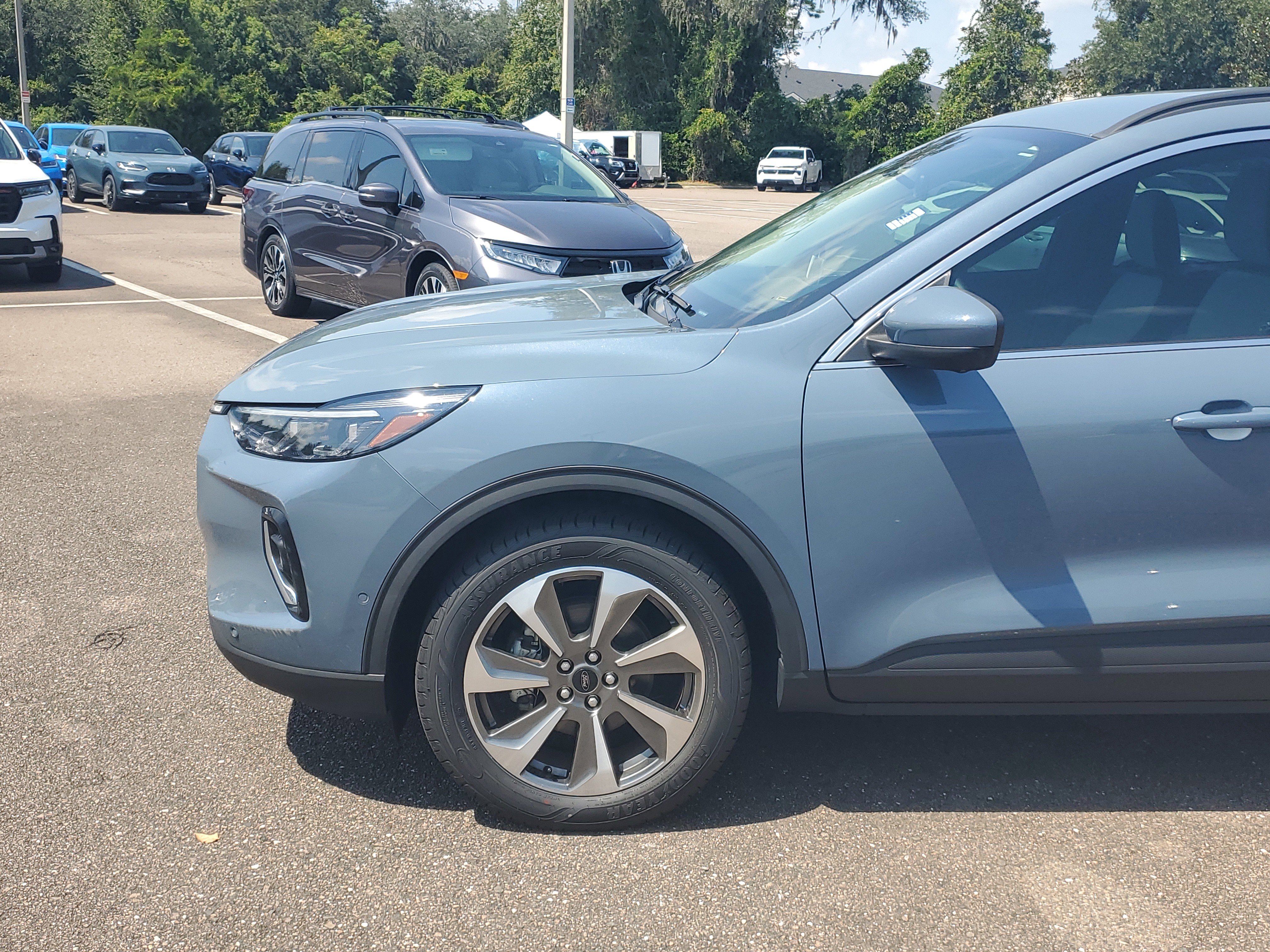 Used 2023 Ford Escape Platinum w/ Premium Technology Package image 9