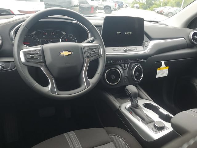 New 2026 Chevrolet Blazer LT w/ Convenience Package AWD/4WD image 9