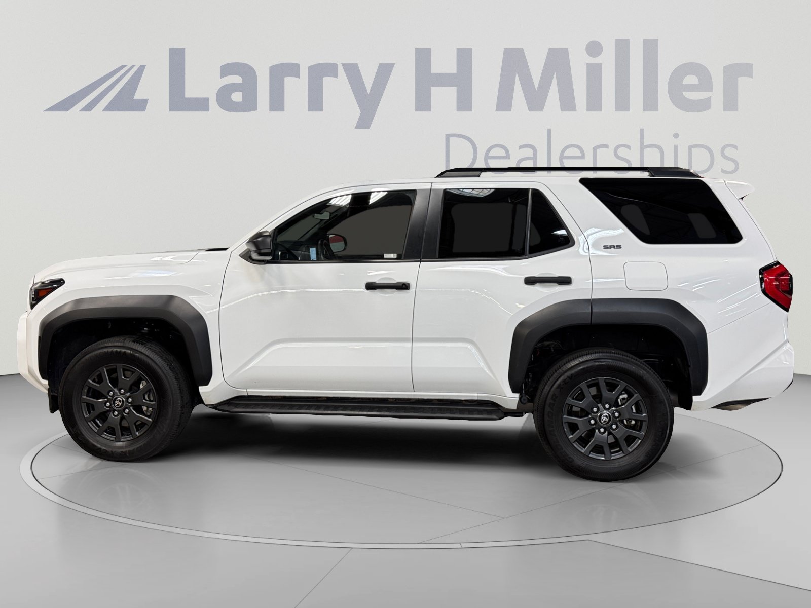 Certified 2025 Toyota 4Runner SR5 AWD/4WD image 2