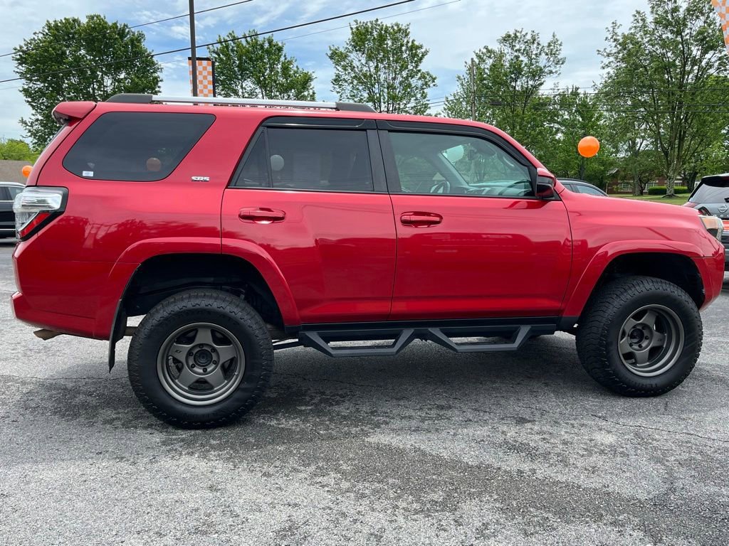 Used 2020 Toyota 4Runner SR5 AWD/4WD image 9