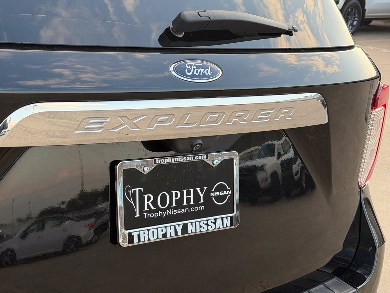 Used 2022 Ford Explorer XLT RWD image 8