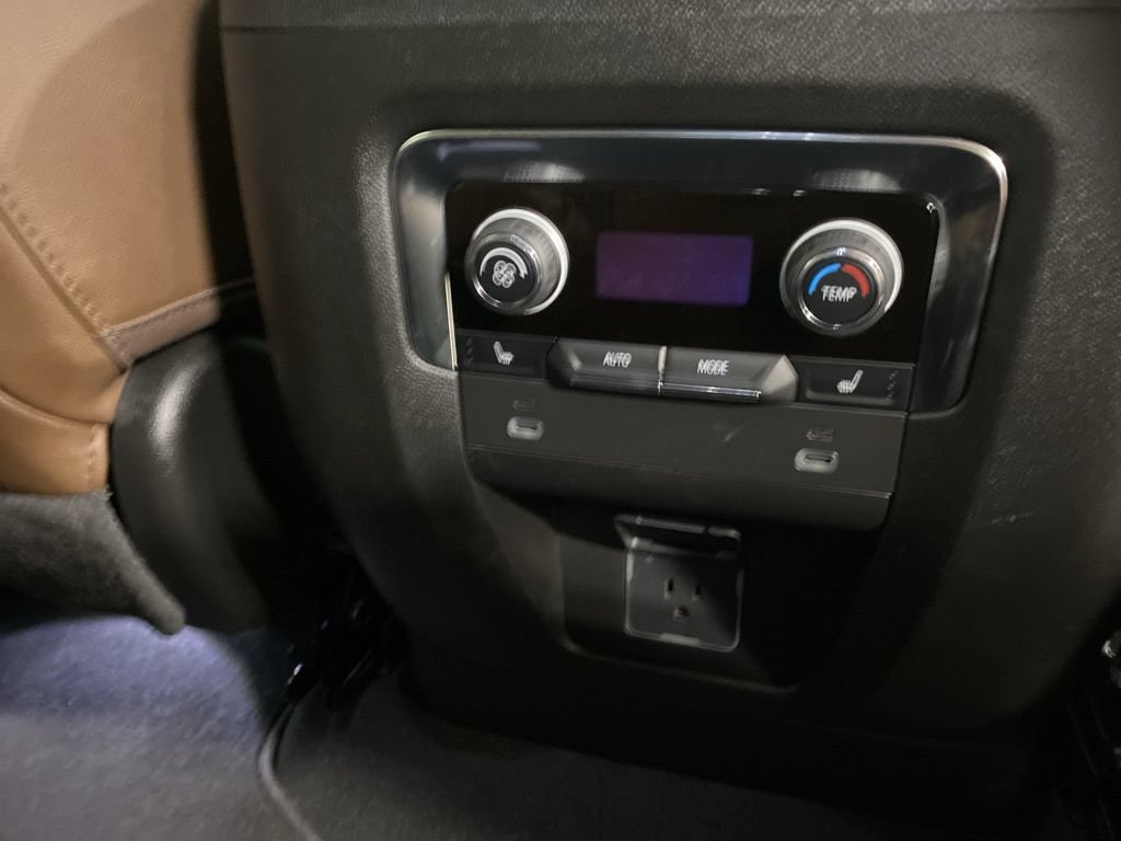 Certified 2022 Chevrolet Tahoe High Country AWD/4WD image 38