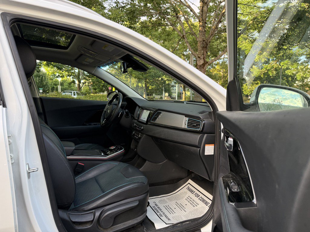 Used 2019 Kia Niro EX Premium w/ Cold Weather Package 1.0 FWD image 19