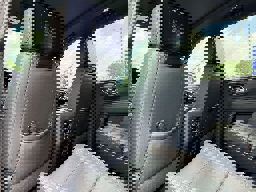 Certified 2024 Chevrolet Tahoe Z71 w/ Z71 Off-Road Package image 18