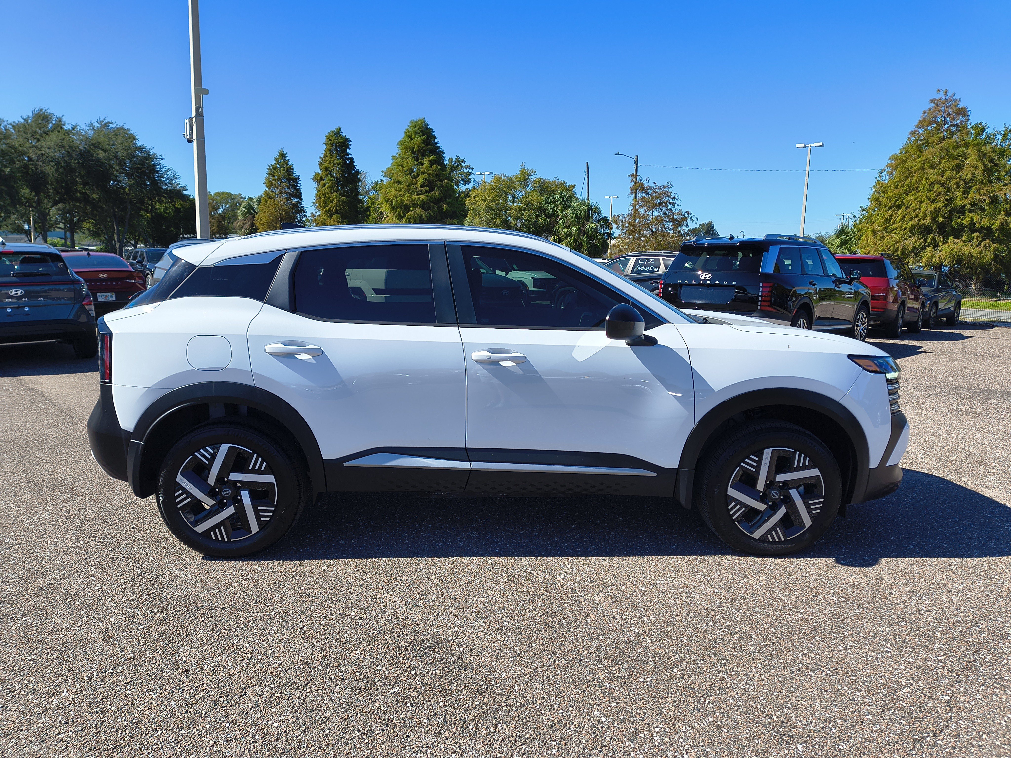 Used 2026 Nissan Kicks SV FWD image 9