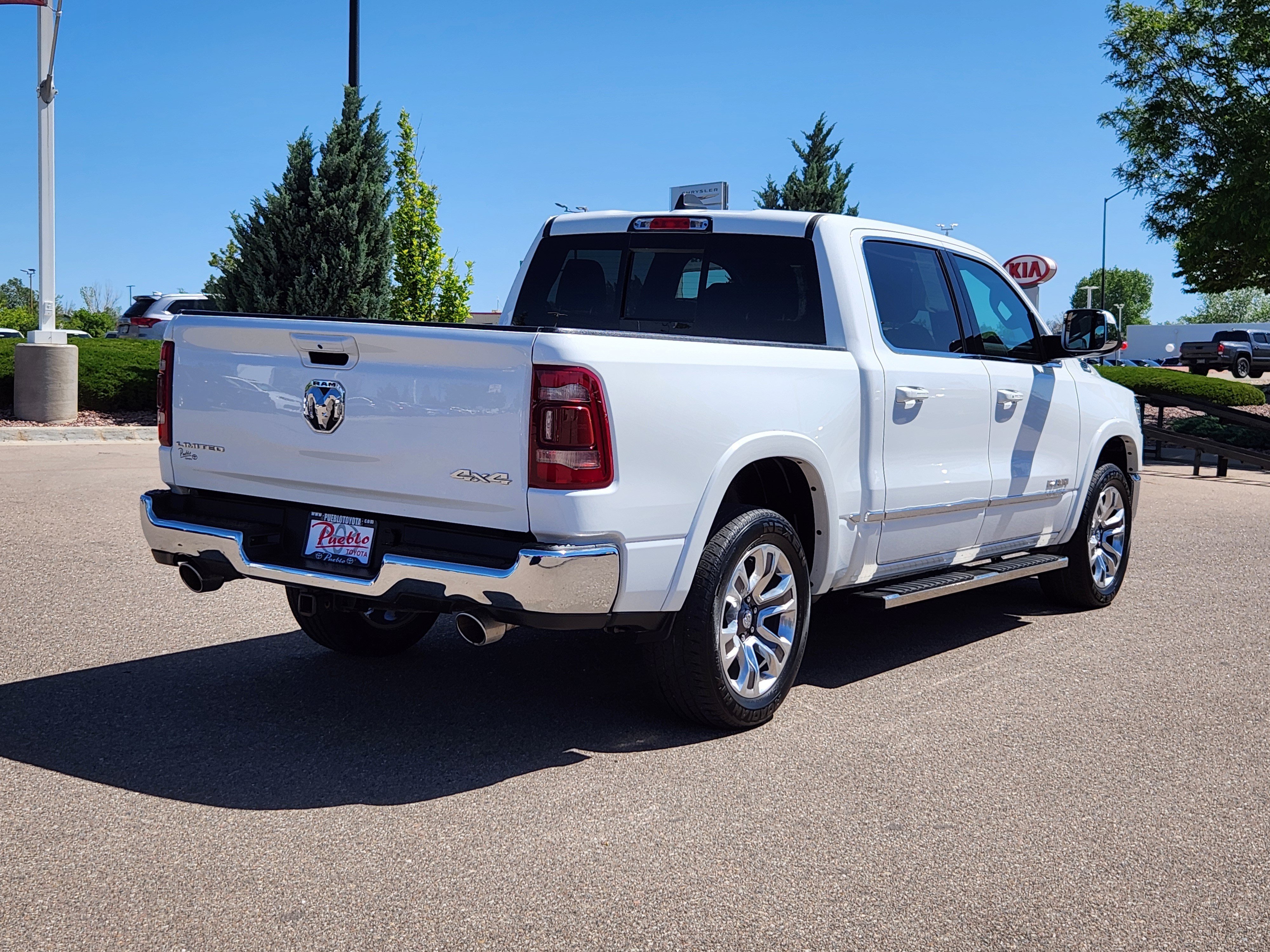 Used 2024 RAM 1500 Limited w/ Trailer Tow Group AWD/4WD image 3