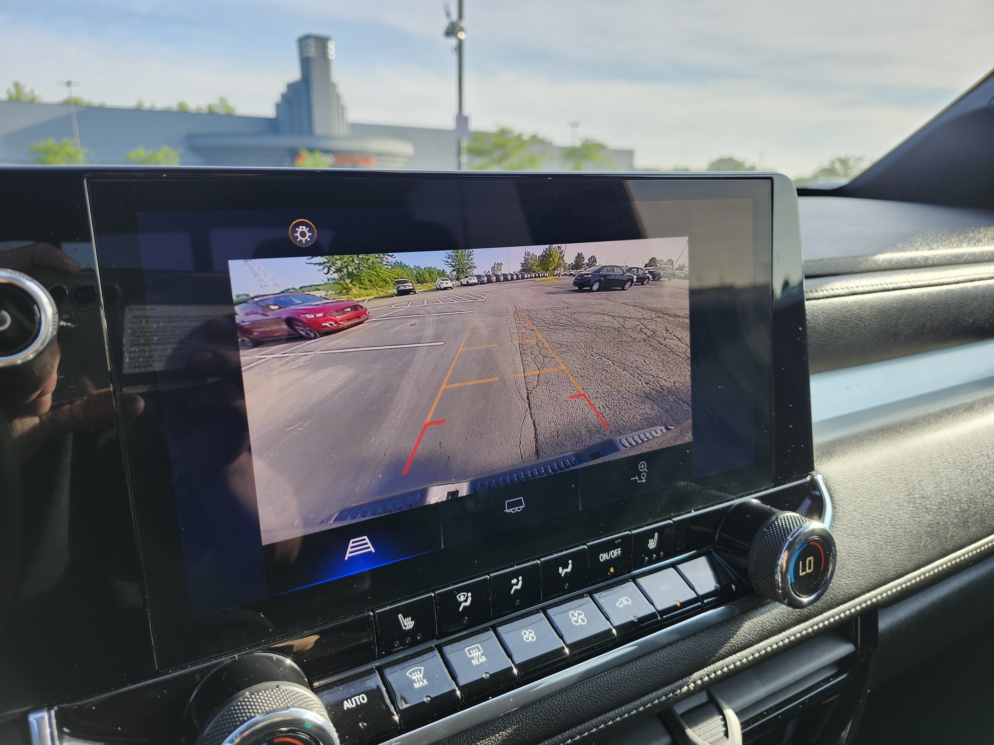 Used 2023 Chevrolet Colorado LT w/ LT Convenience Package II RWD image 2