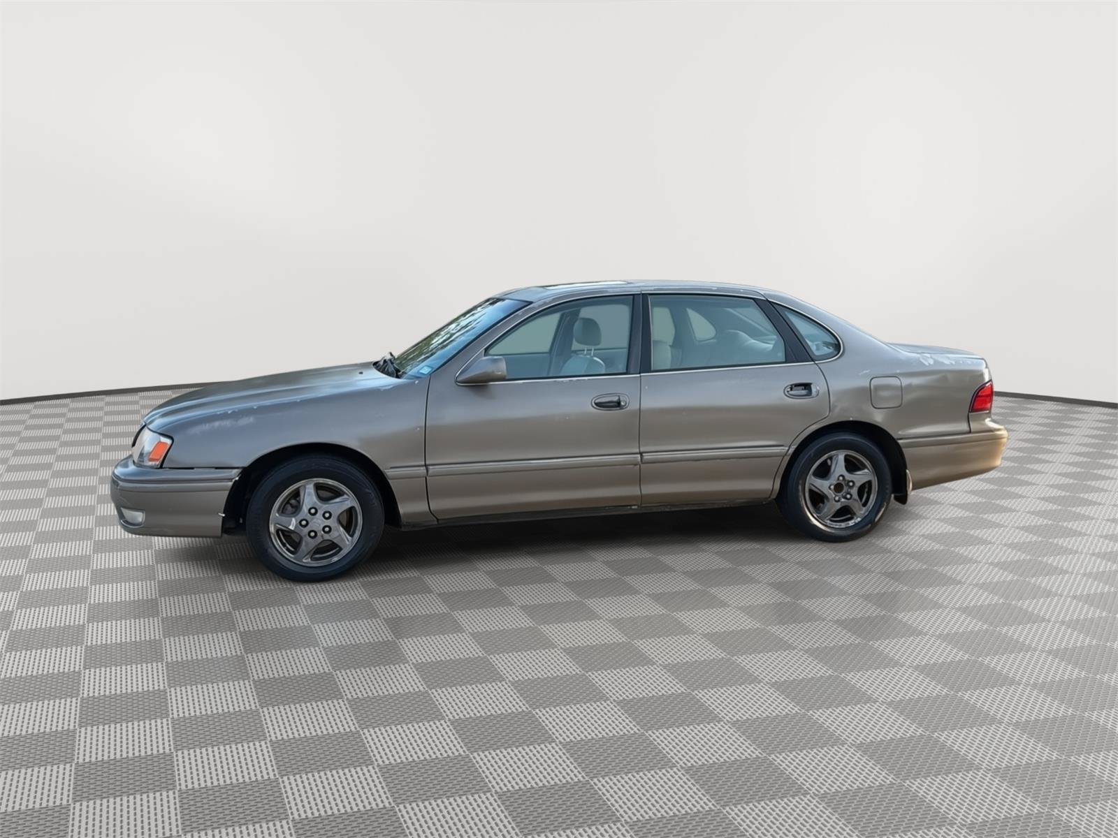 Used 1999 Toyota Avalon XLS FWD image 4