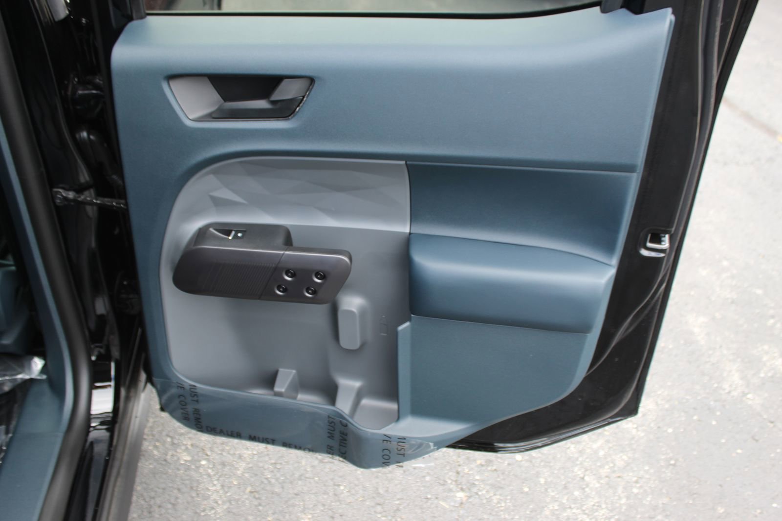 New 2025 Ford Maverick XLT w/ XLT Luxury Package image 13