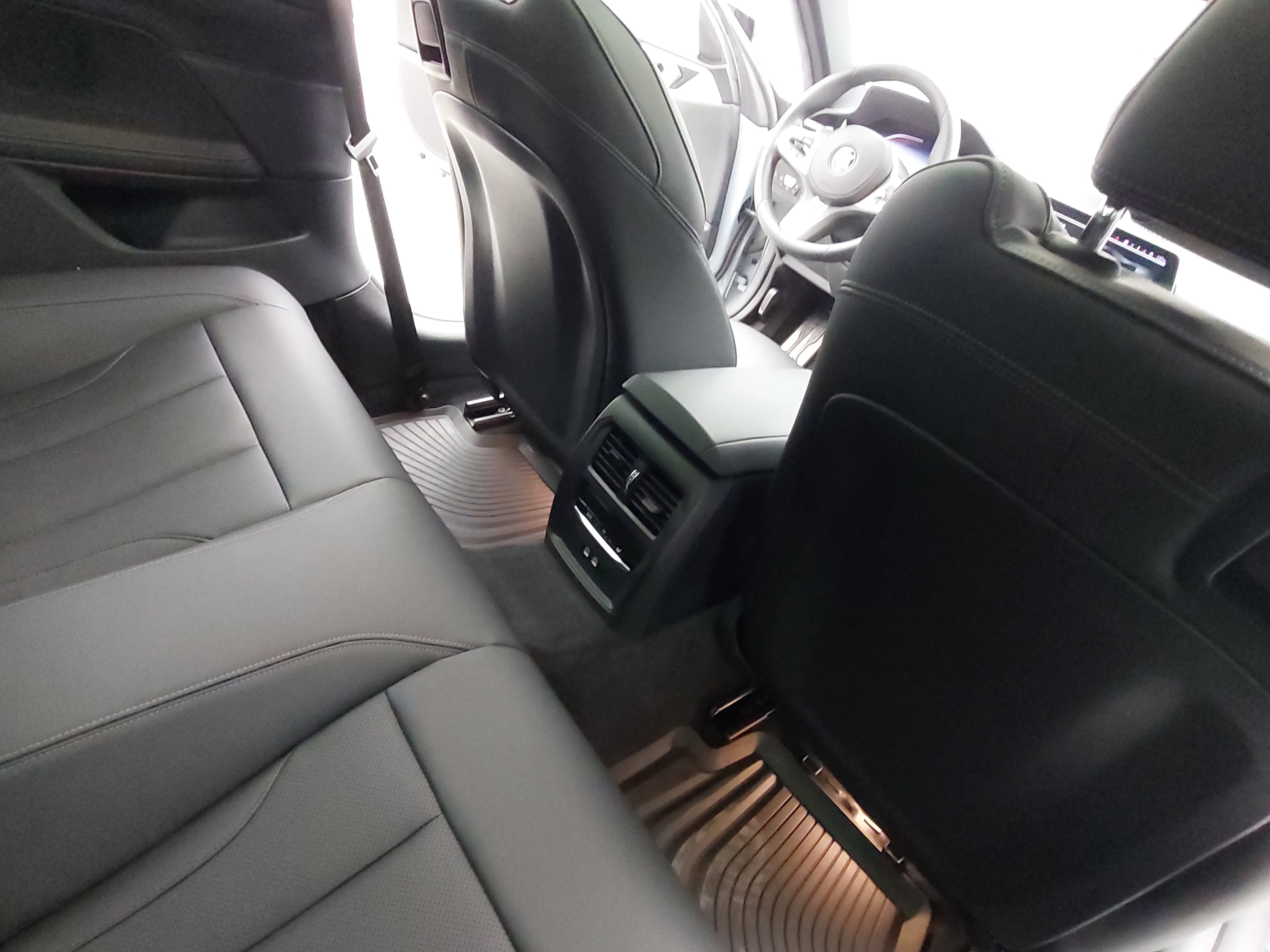 Used 2023 BMW 430i Coupe w/ M Sport Package RWD image 13