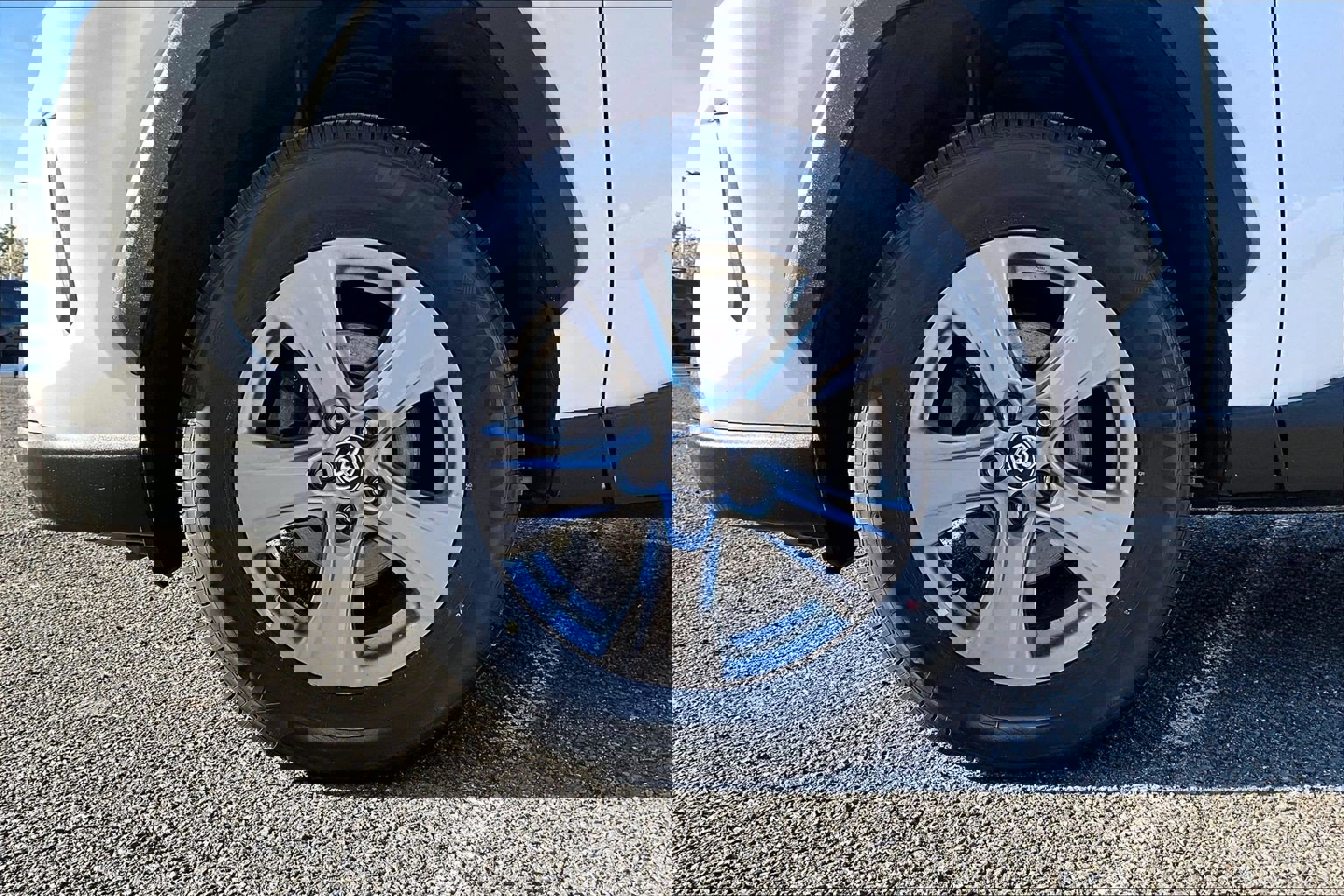 Used 2022 Toyota RAV4 LE image 9