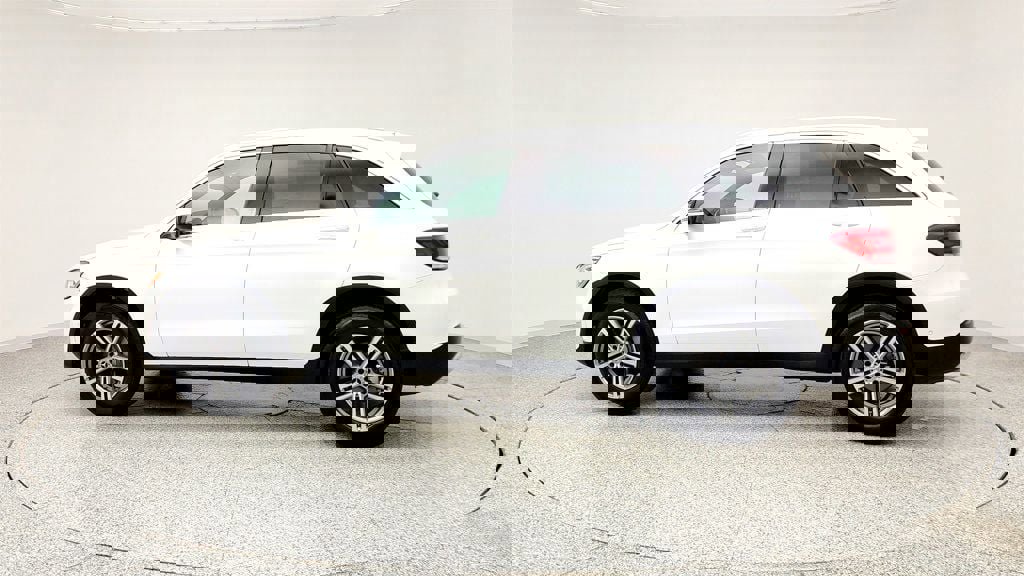 Used 2022 Mercedes-Benz GLC 300 4MATIC w/ Multimedia Package Lite image 8