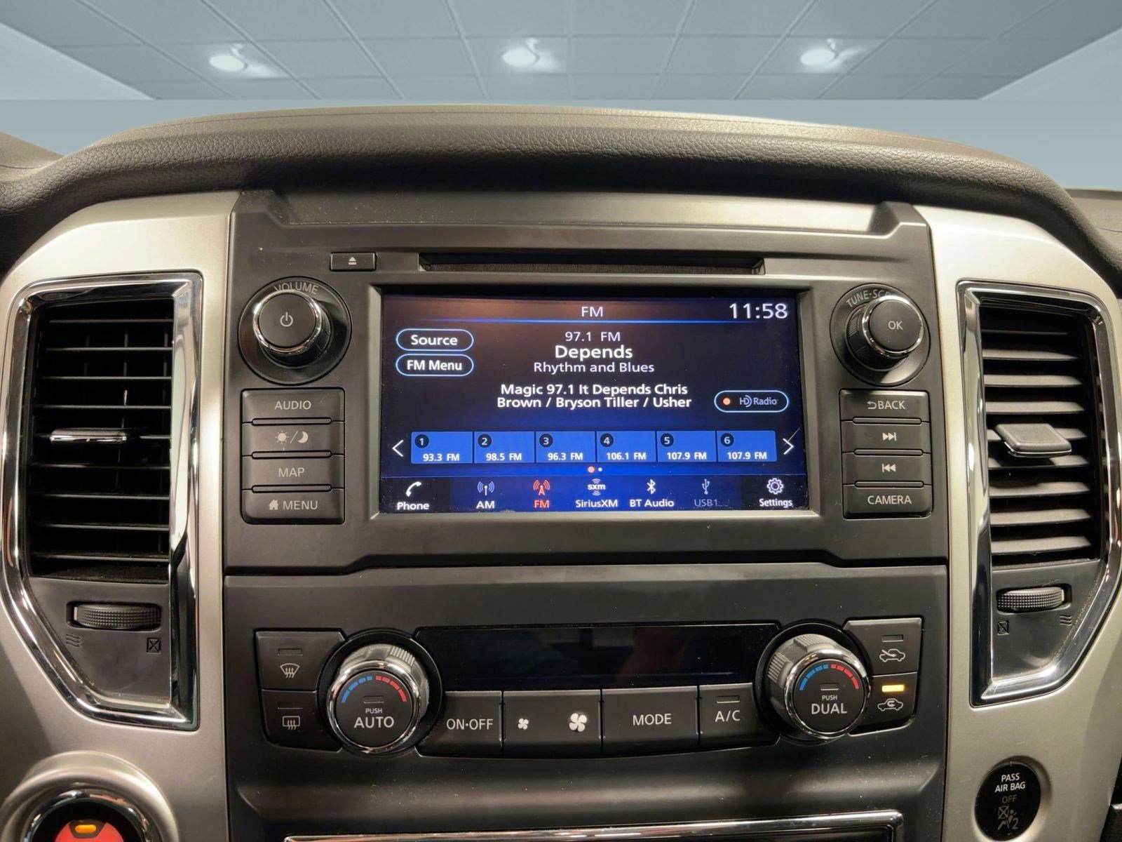 Used 2019 Nissan Titan SV w/ SV Convenience Package image 23