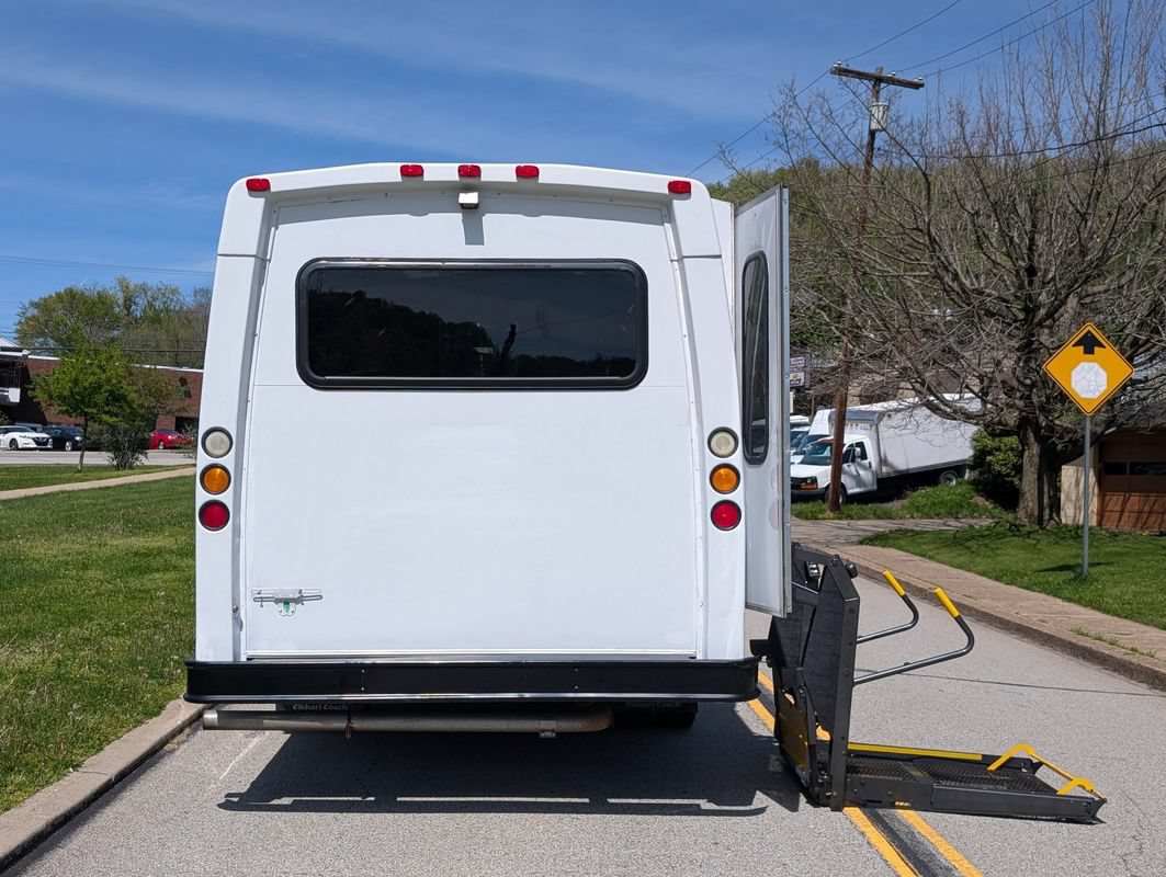 Used 2007 Ford E-450 and Econoline 450 RWD image 11