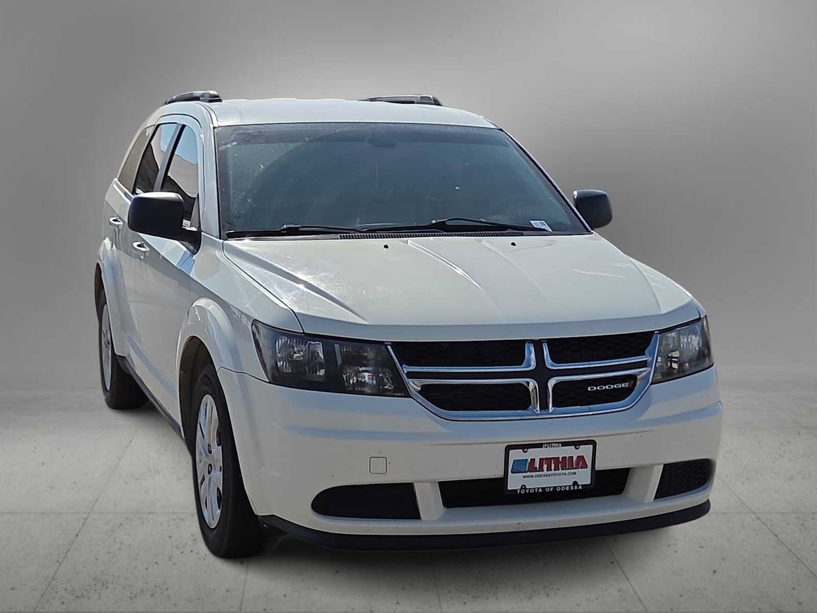 Used 2019 Dodge Journey SE FWD image 3