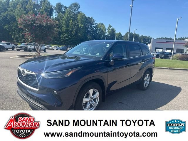 Used 2023 Toyota Highlander LE AWD/4WD image 6