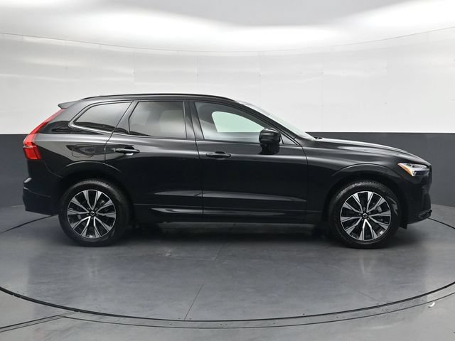 Used 2024 Volvo XC60 B5 Plus AWD/4WD image 3