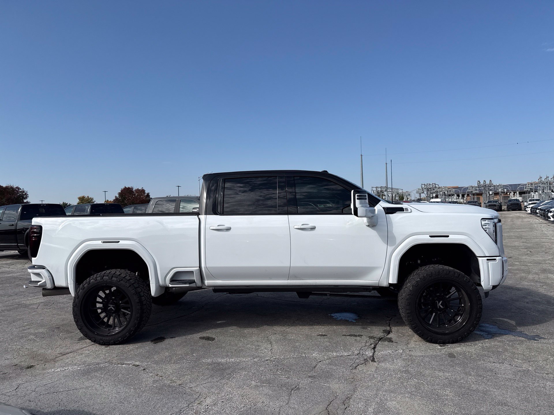 Used 2025 GMC Sierra 3500 Denali w/ Denali Reserve Package AWD/4WD image 5