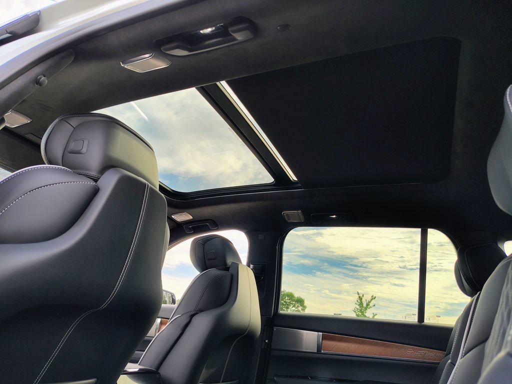 New 2027 Cadillac Vistiq Premium Luxury AWD/4WD image 37