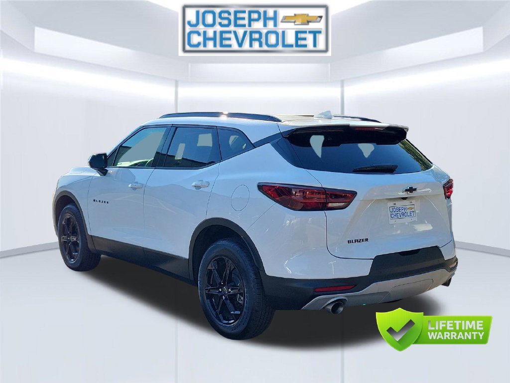 Used 2026 Chevrolet Blazer LT w/ Convenience Package FWD image 5
