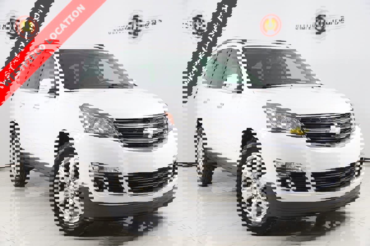 Used 2017 Chevrolet Traverse LT w/ Style and Technology Package image 1