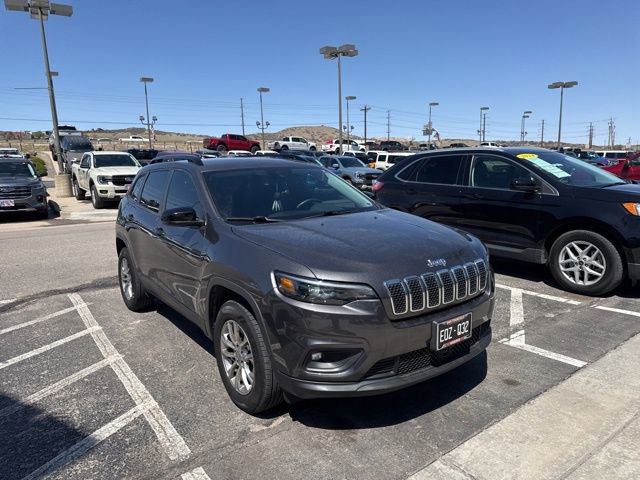 Used 2022 Jeep Cherokee Latitude Lux w/ Sun & Sound Group AWD/4WD image 2