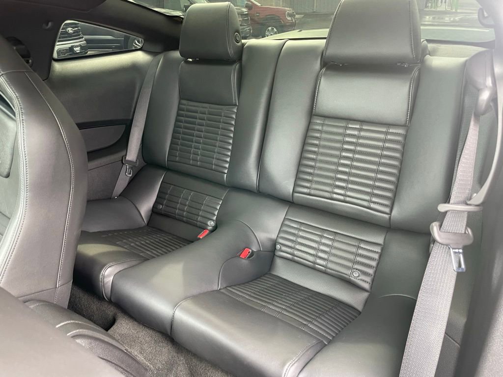 Used 2012 Ford Mustang Shelby GT500 w/ SVT Performance Pkg image 8