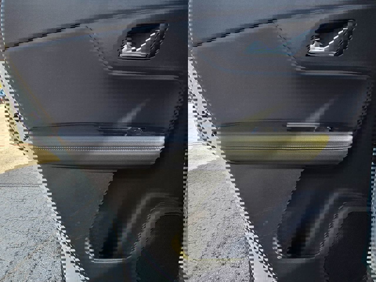 Used 2022 Chevrolet Blazer LT FWD image 12