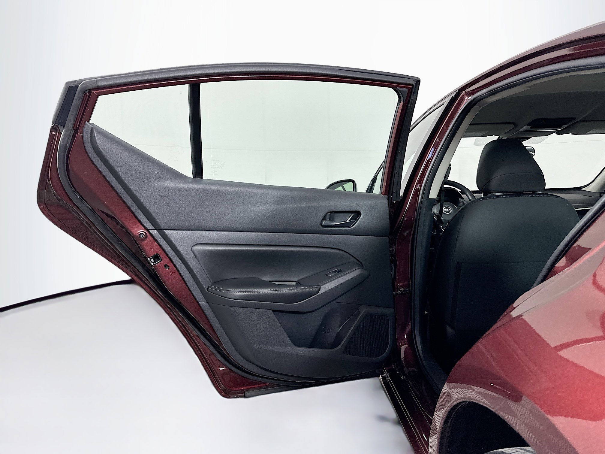 Used 2025 Nissan Altima 2.5 SV image 25