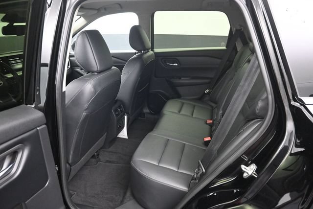 Used 2025 Nissan Rogue SL AWD/4WD image 10