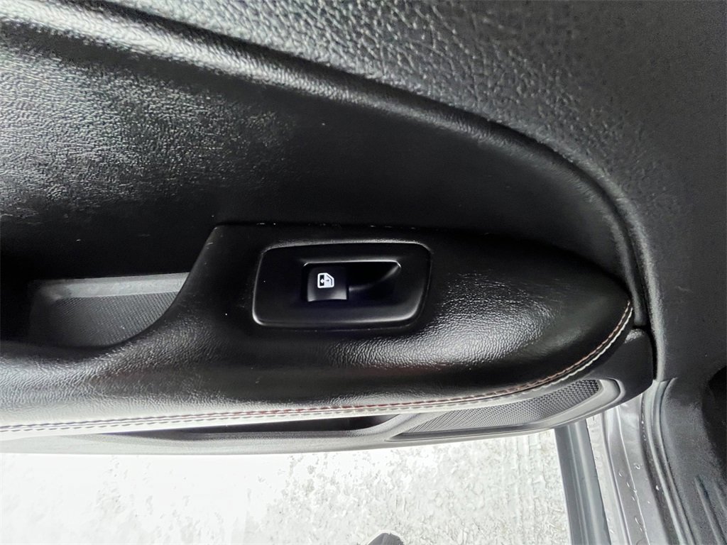 Used 2018 Jeep Compass Latitude image 25