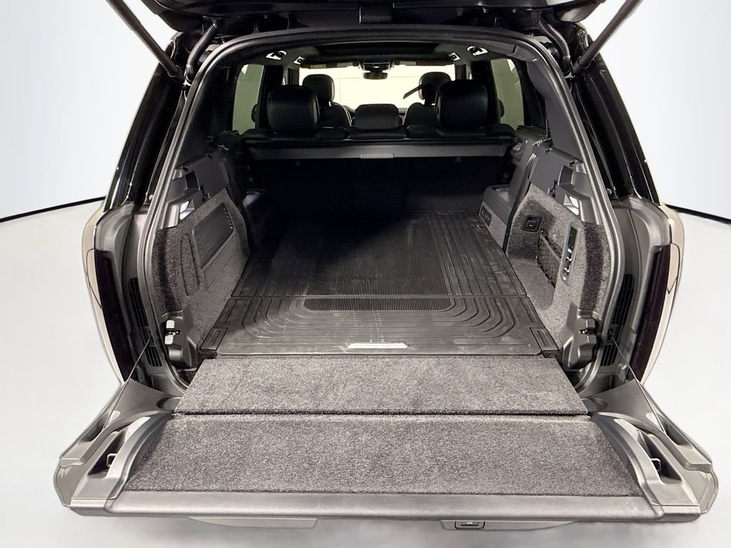 New 2026 Land Rover Range Rover Long Wheelbase SE AWD/4WD image 30