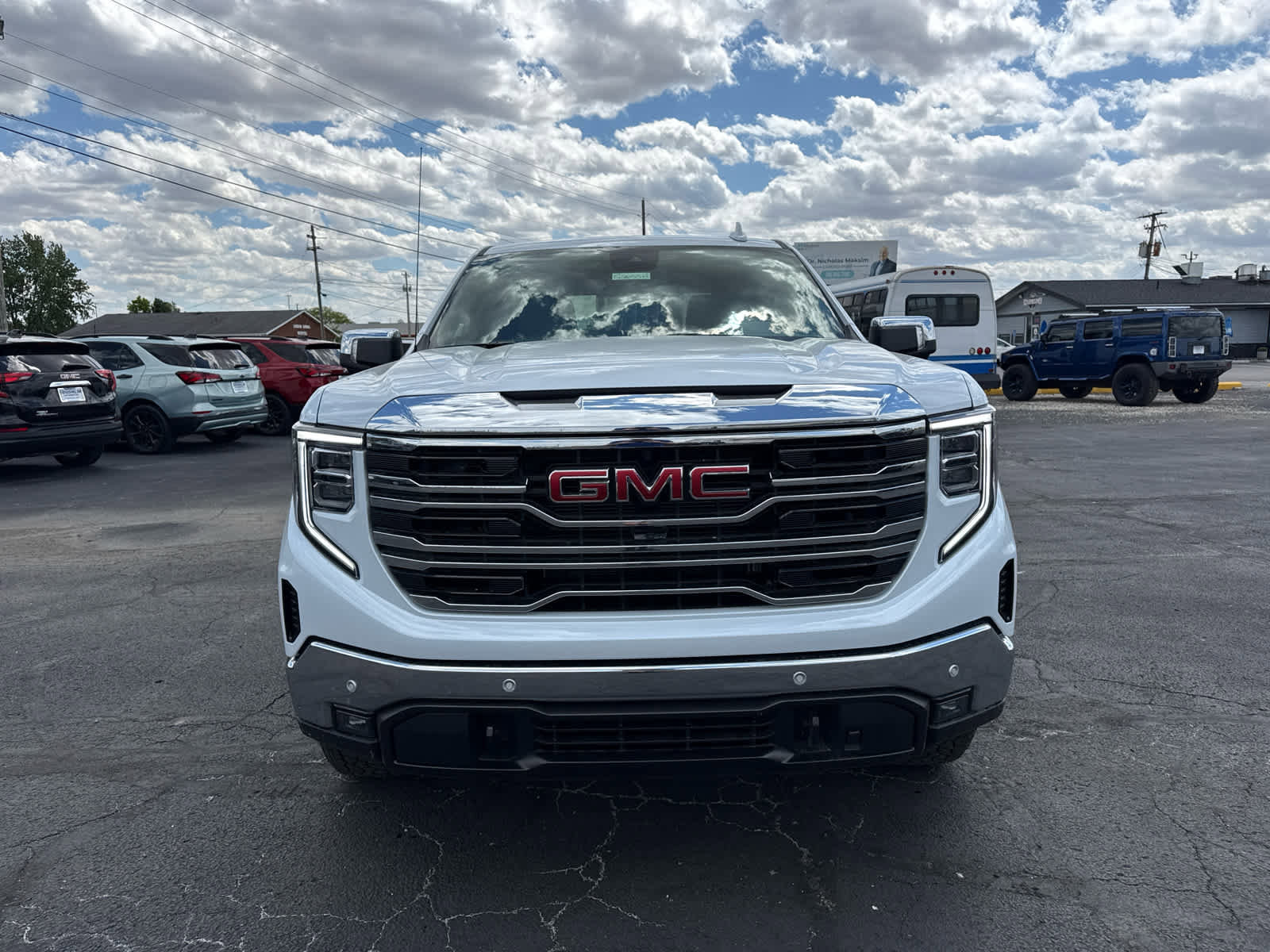 New 2026 GMC Sierra 1500 SLT w/ SLT Premium Plus Package AWD/4WD image 9
