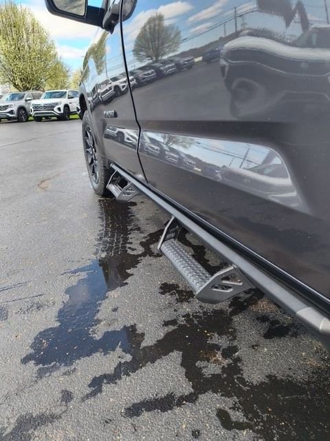 Used 2022 Toyota Tundra SR5 AWD/4WD image 9