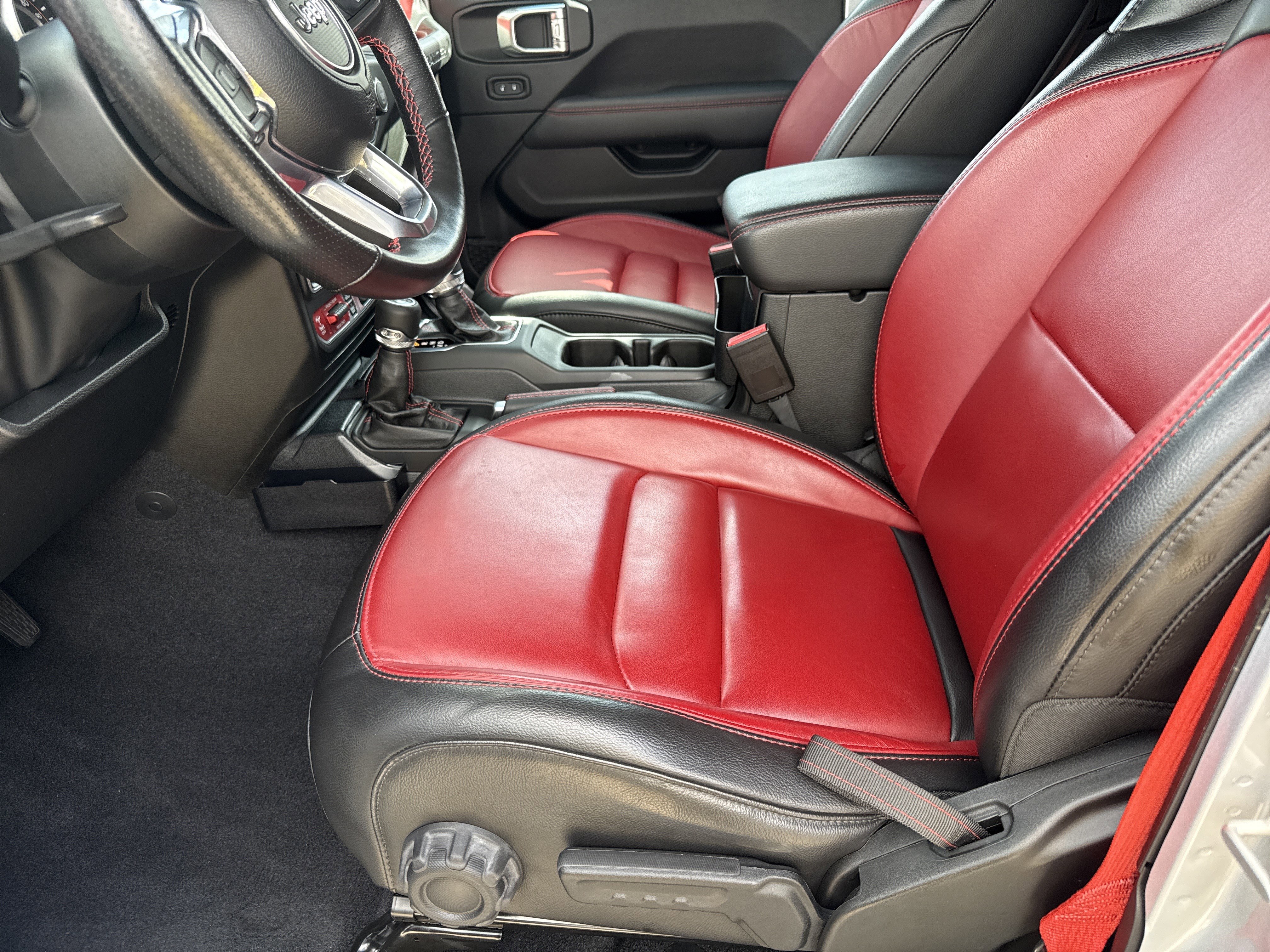 Used 2023 Jeep Wrangler Unlimited Rubicon 392 AWD/4WD image 9