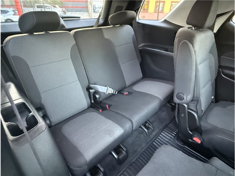 Used 2020 Chevrolet Traverse LT FWD image 30