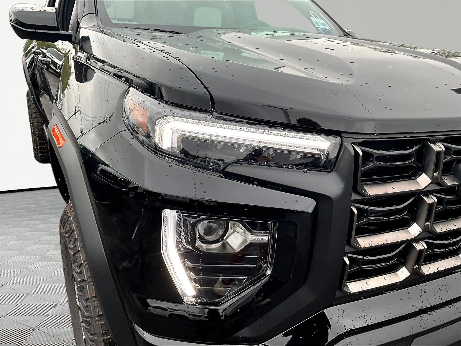 New 2026 GMC Canyon AT4X w/ LPO, Black Badging Package AWD/4WD image 8