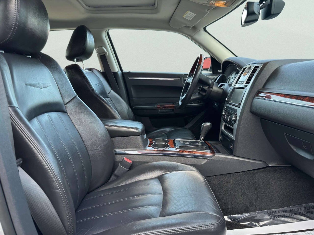 Used 2010 Chrysler 300 C w/ Luxury Group II RWD image 18