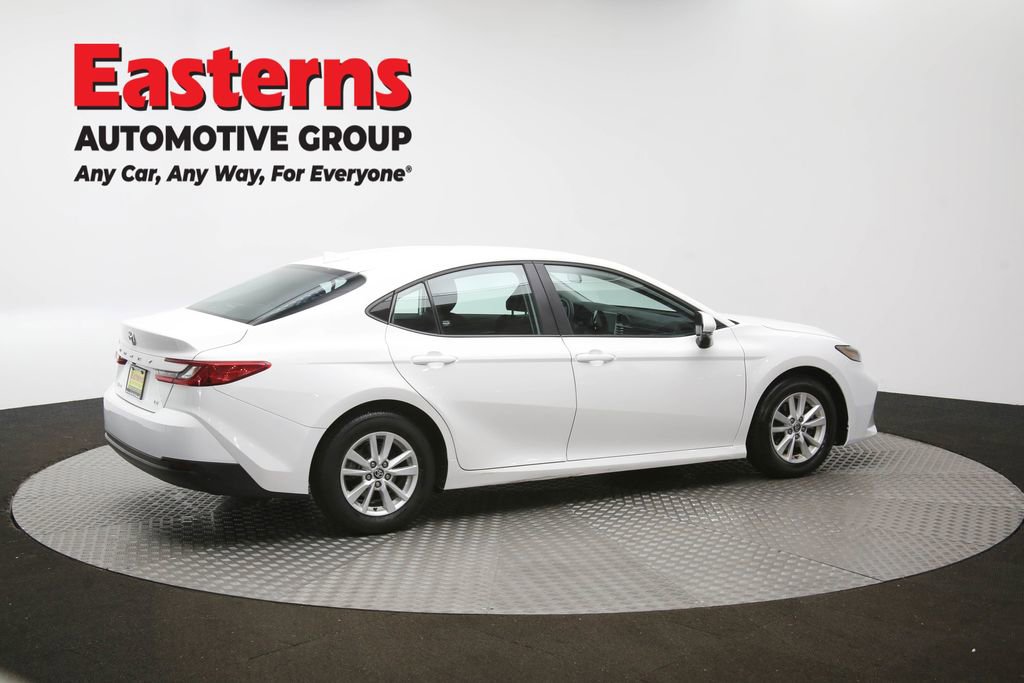Used 2025 Toyota Camry LE image 43