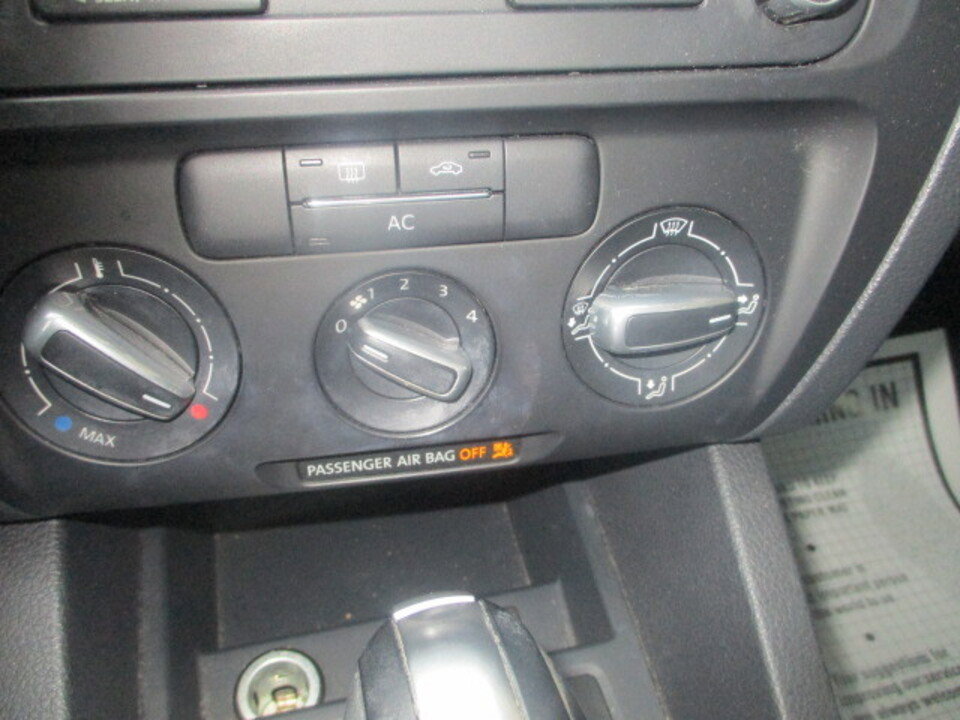 Used 2011 Volkswagen Jetta SE image 27